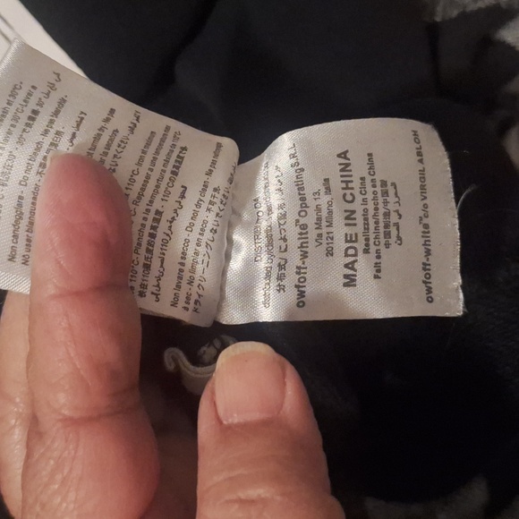 Off-White Black Crewneck Sweater - Picture 11 of 11